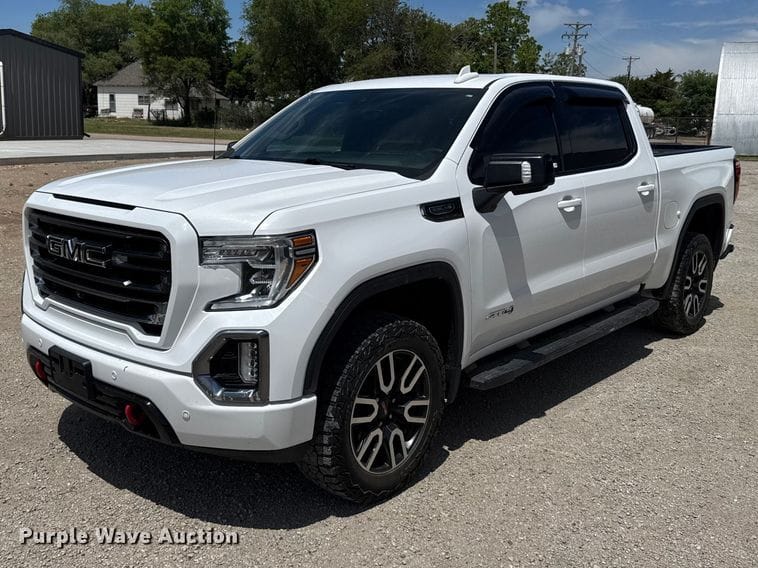 2021 GMC Sierra Equipment Image0