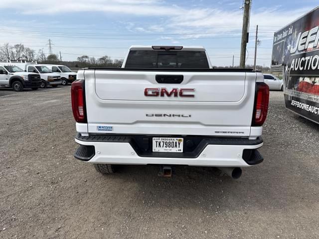 Image of GMC Sierra equipment image 2