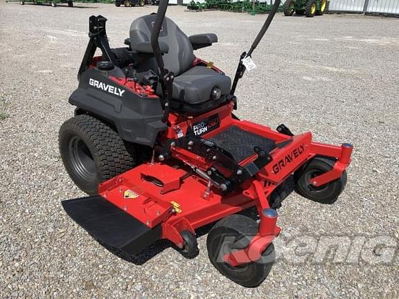 Image of Gravely Pro-Turn 260 equipment image 1