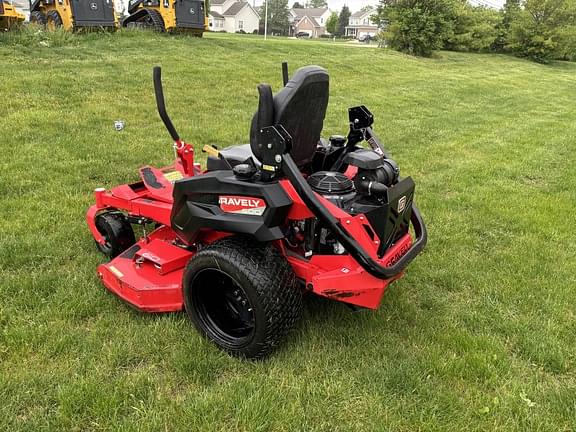 Image of Gravely Pro-Turn 660 equipment image 4