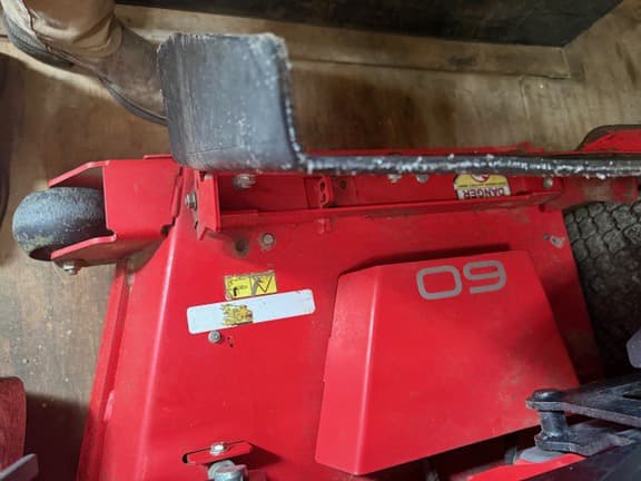 Image of Gravely Pro-Turn 660 equipment image 2