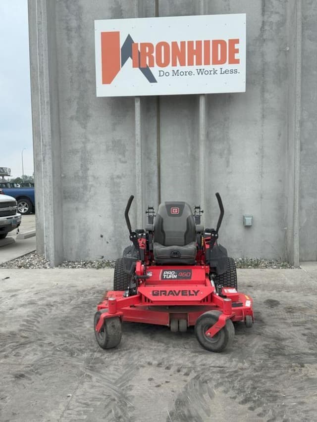 Image of Gravely Pro-Turn 460 equipment image 2