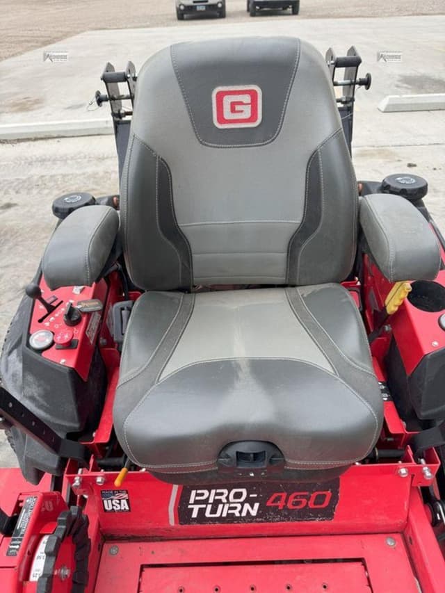Image of Gravely Pro-Turn 460 equipment image 4