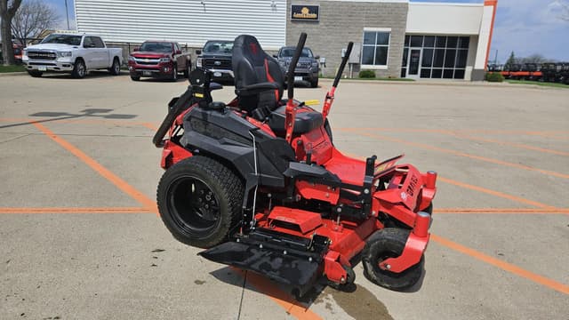 Image of Gravely Pro-Turn 660 equipment image 3