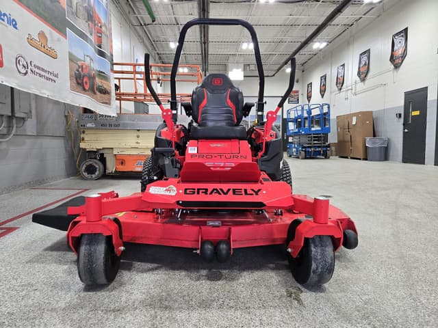 Image of Gravely Pro-Turn 672 equipment image 3