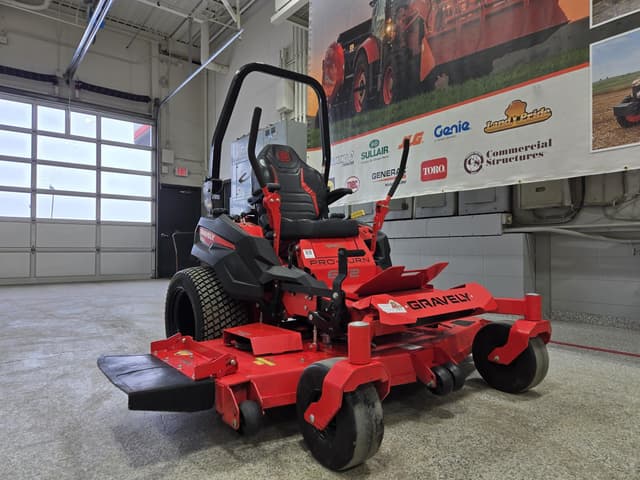 Image of Gravely Pro-Turn 672 equipment image 4