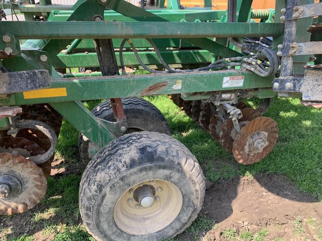 Image of Great Plains 2400TM equipment image 4