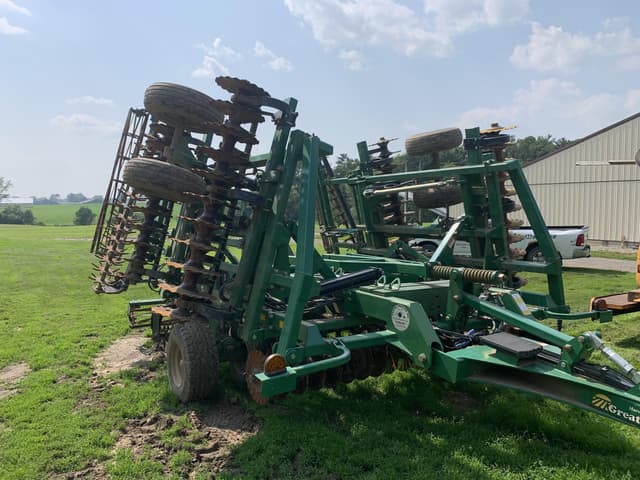 Image of Great Plains 2400TM equipment image 2