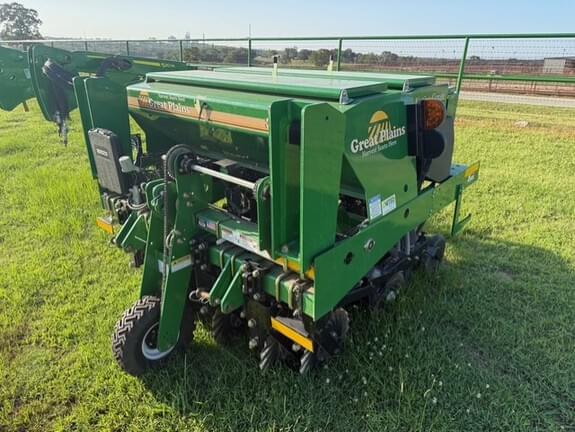 Image of Great Plains 3P606NT equipment image 1