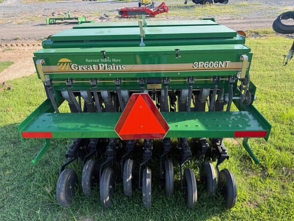 2021 Great Plains 3P606NT Equipment Image0