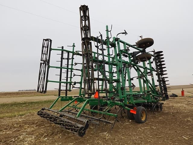 Image of Great Plains 8328DV equipment image 2