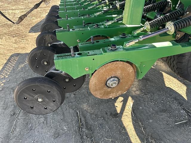 Image of Great Plains BD7600HD equipment image 3