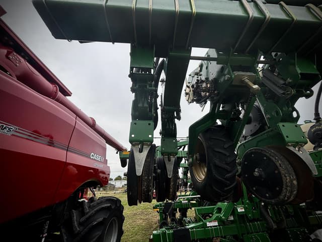 Image of Great Plains PL5200 equipment image 4