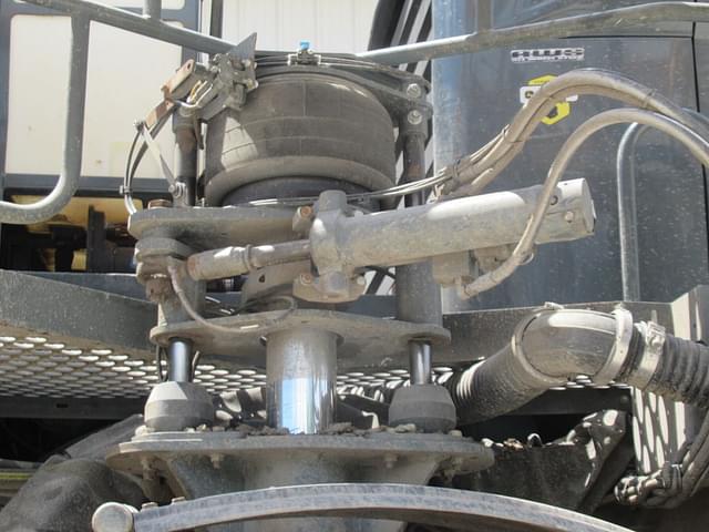 Image of Hagie STS12 equipment image 3