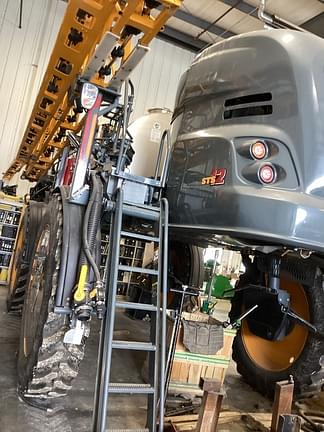 Image of Hagie STS12 equipment image 4