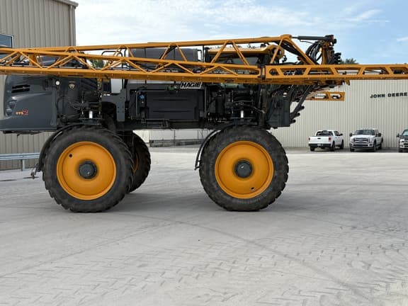 Image of Hagie STS12 equipment image 2