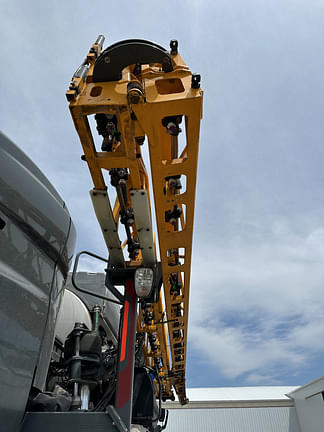 Image of Hagie STS12 equipment image 2