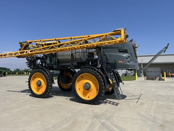 Image of Hagie STS12 equipment image 4