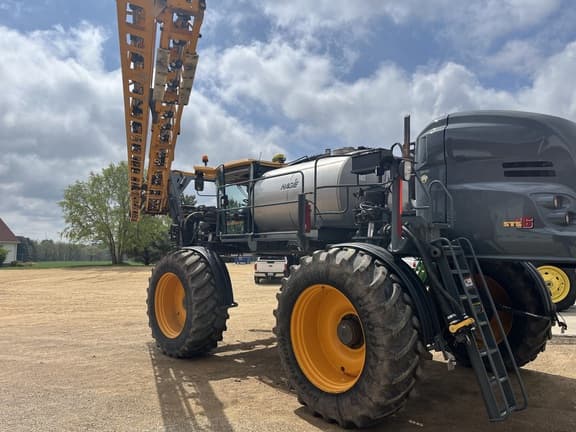 Image of Hagie STS16 equipment image 1