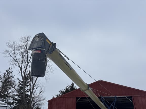 Image of Harvest International H1374XT equipment image 4