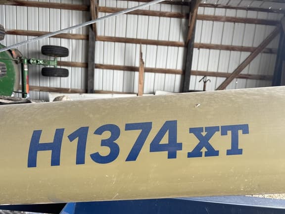 Image of Harvest International H1374XT equipment image 2