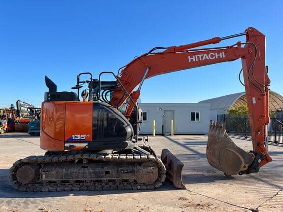 Image of Hitachi ZX135US equipment image 4
