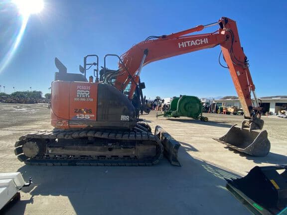 Image of Hitachi ZX135US-6N equipment image 4