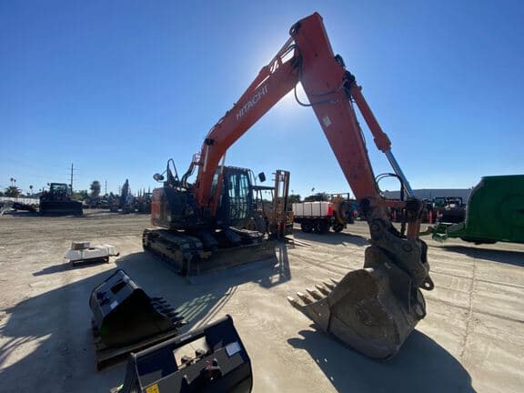 Image of Hitachi ZX135US-6N equipment image 2