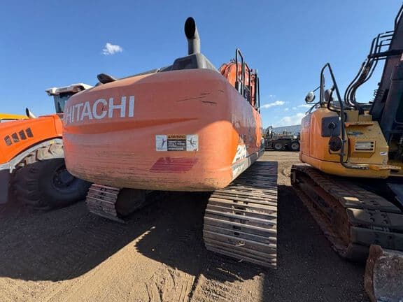 Image of Hitachi ZX210LC equipment image 4