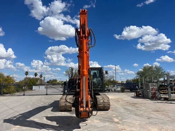 Image of Hitachi ZX210LC equipment image 2