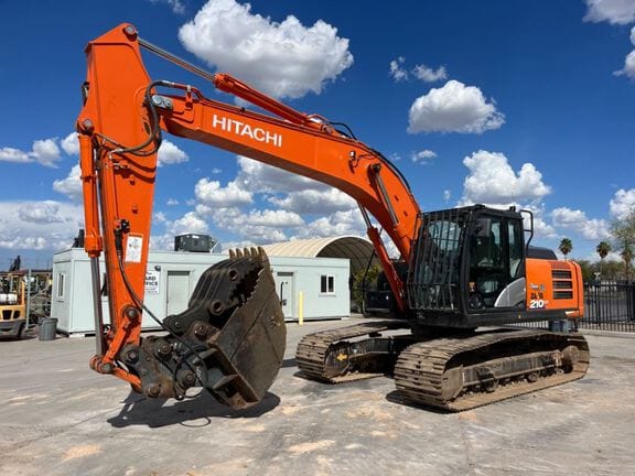 2021 Hitachi ZX210LC Equipment Image0