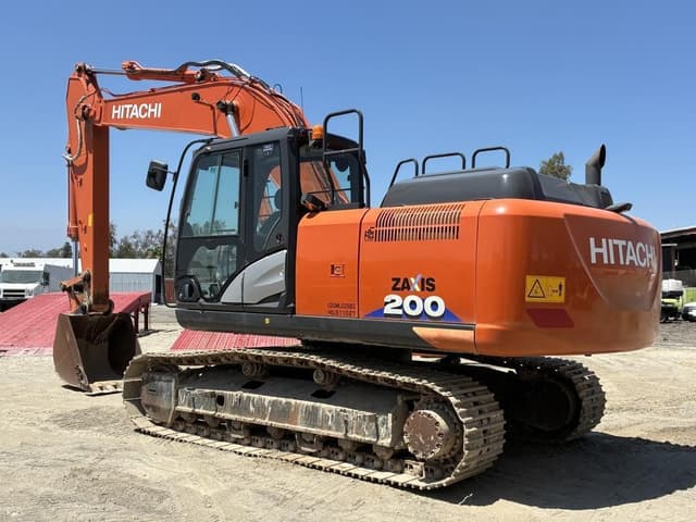 Image of Hitachi ZX200 equipment image 3