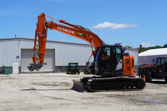 Image of Hitachi ZX135US-6 equipment image 2