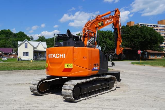 Image of Hitachi ZX135US-6 equipment image 4
