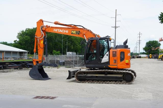 Image of Hitachi ZX135US-6 equipment image 3