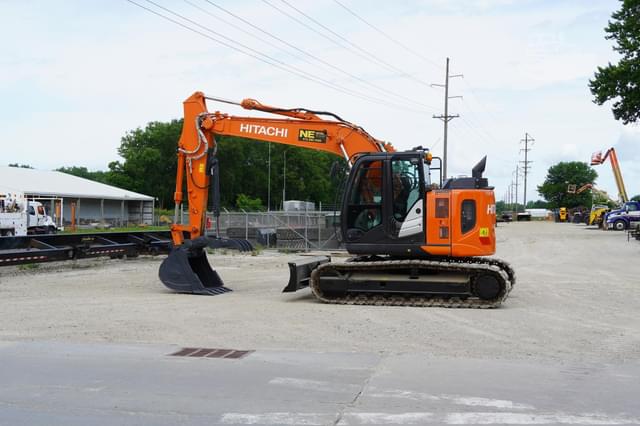 Image of Hitachi ZX135US-6 equipment image 2