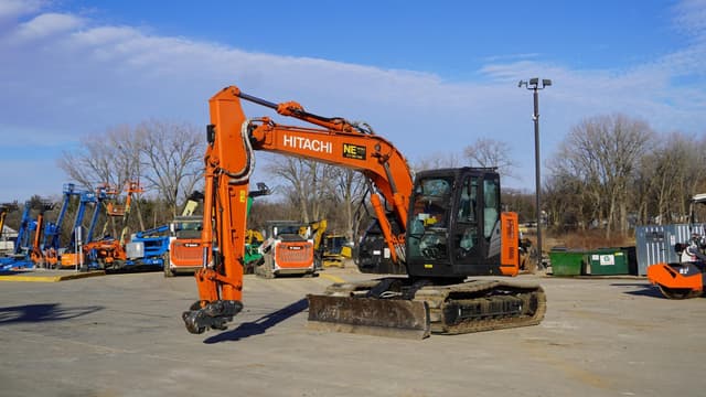 Image of Hitachi ZX135US-6 equipment image 2