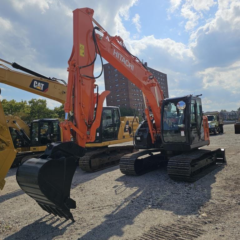 Main image Hitachi ZX135US