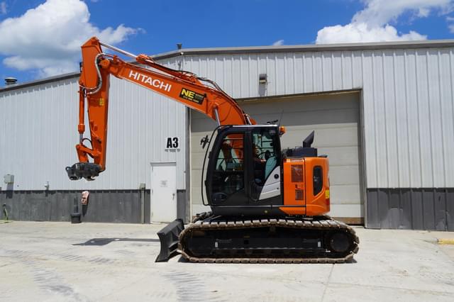 Image of Hitachi ZX135US-6 equipment image 2