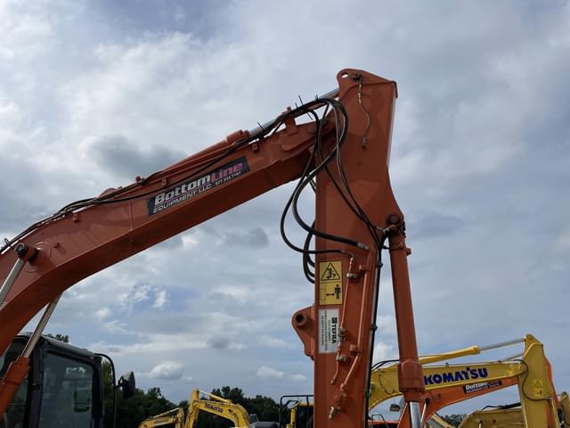 Image of Hitachi ZX135US equipment image 4