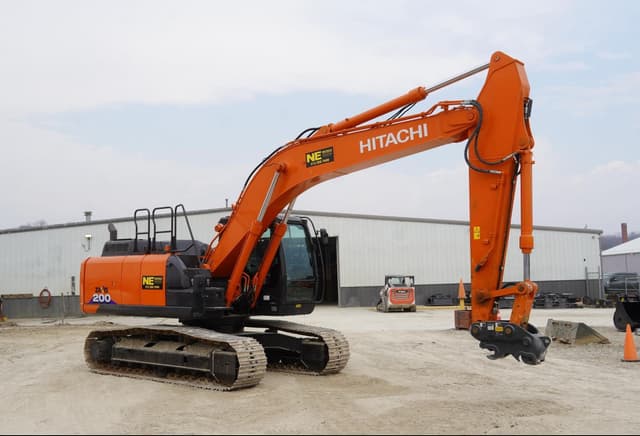 Image of Hitachi ZX200 equipment image 4