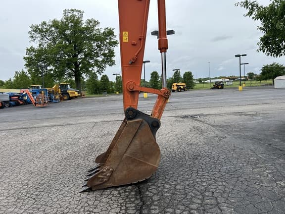 Image of Hitachi ZX225USRK equipment image 4