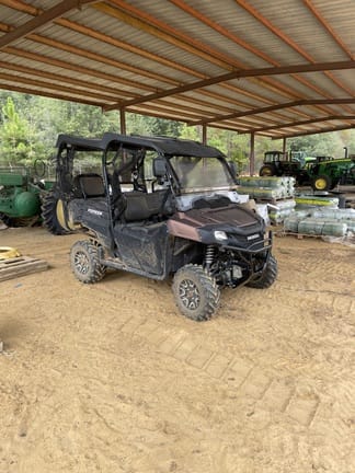 2021 Honda Pioneer 700 Deluxe Equipment Image0
