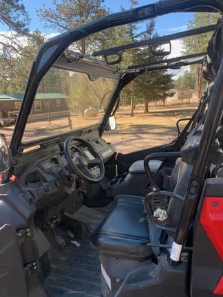 Image of Honda Pioneer 1000 equipment image 3