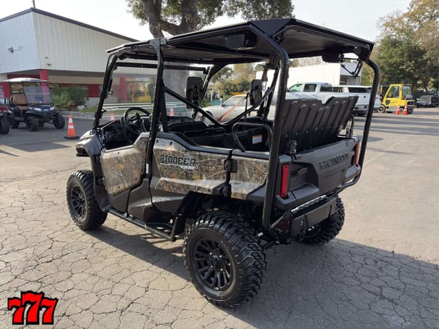 Image of Honda Pioneer 1000 equipment image 3
