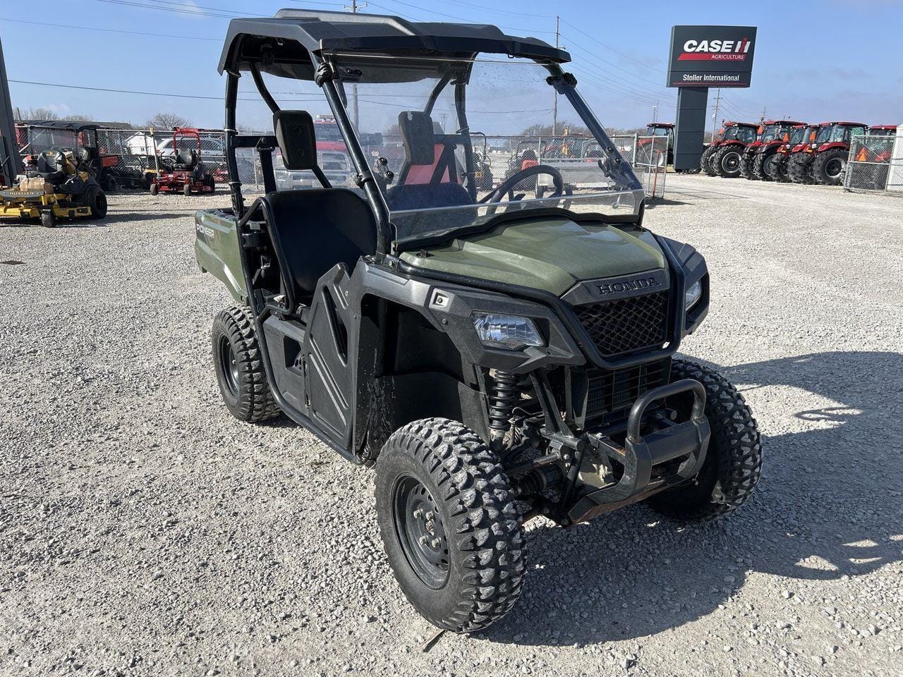 2021 Honda Pioneer 520 Equipment Image0