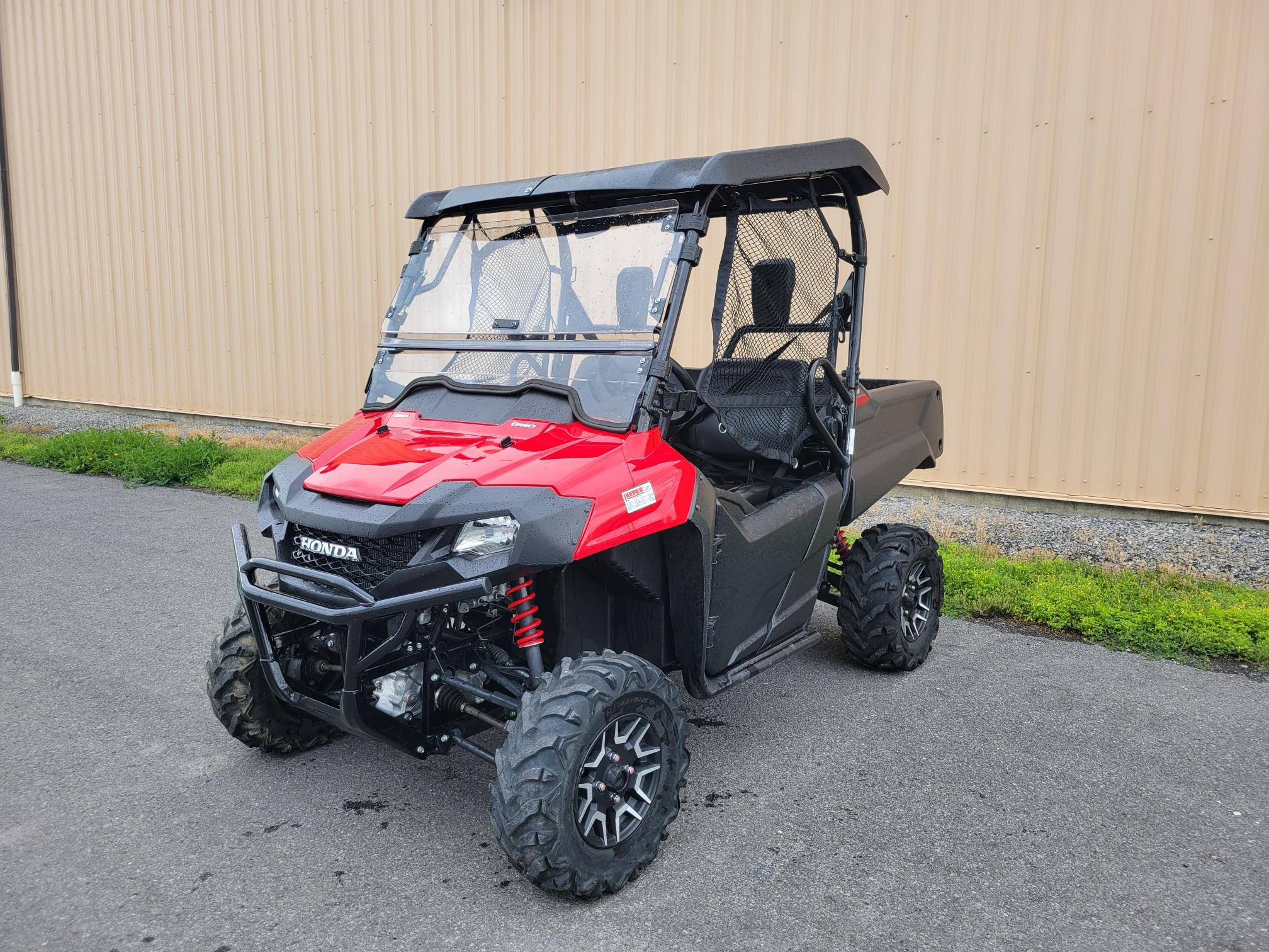 2021 Honda Pioneer 700 Deluxe Equipment Image0