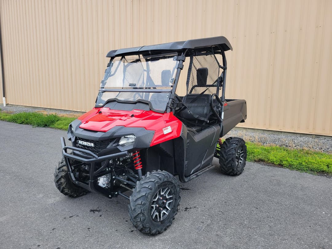 Image of Honda Pioneer 700 Deluxe Image 0