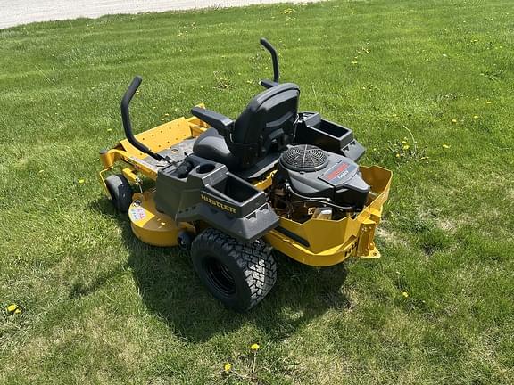 Image of Hustler Raptor equipment image 2