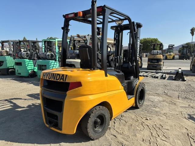 Image of Hyundai 30D-9 equipment image 2